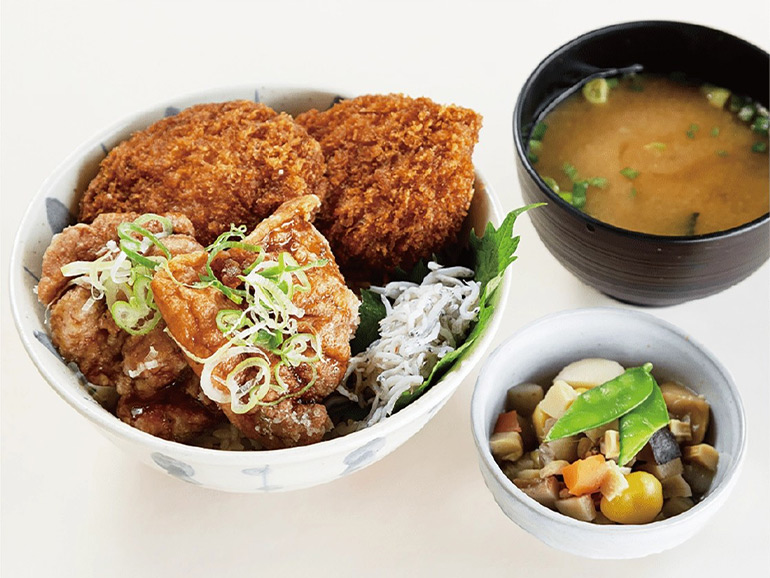 名立谷浜SAの食事
