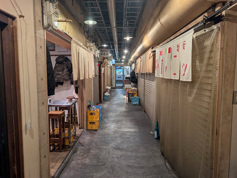 駅前横丁ビル内