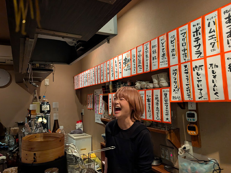 立呑けいちゃん店内