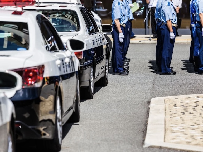 警察