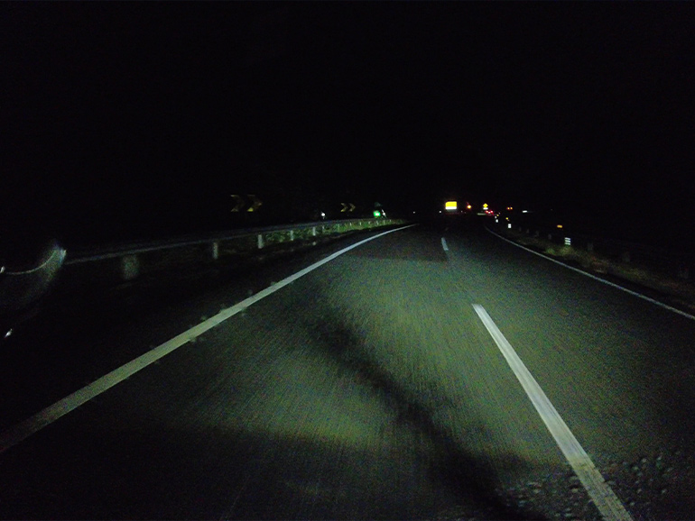 夜間の運転