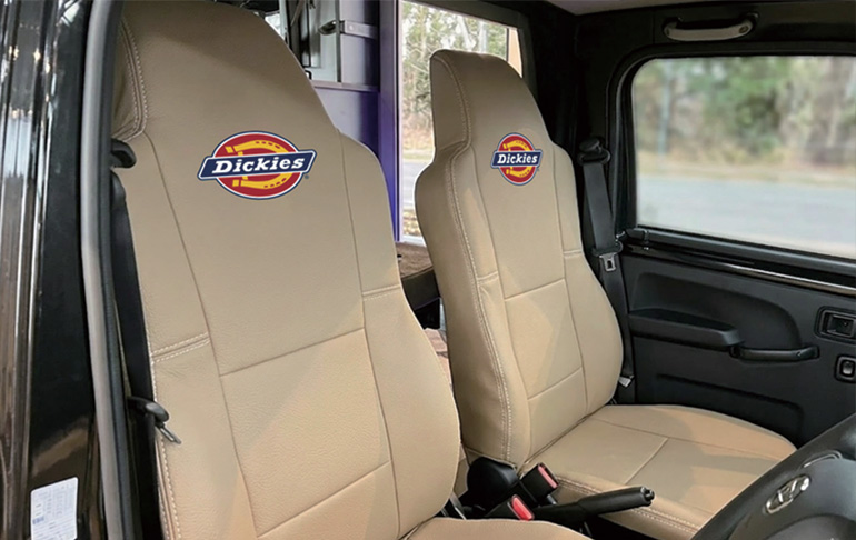 Dickies×ダイレクトカーズ コラボレーションキャンピングカーのシート
