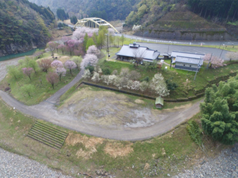 道の駅 あゆの里矢田川の全体