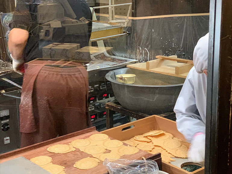 三ツ森舗店内