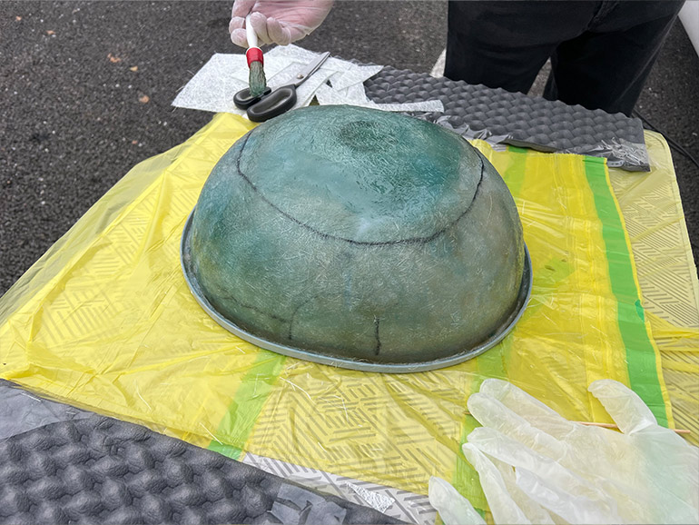 キャンピングカーのシンク修理中