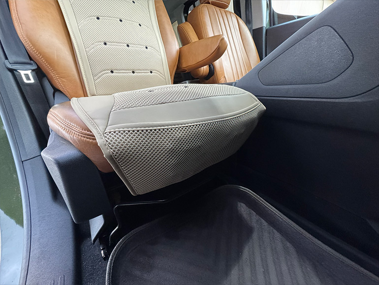 車内