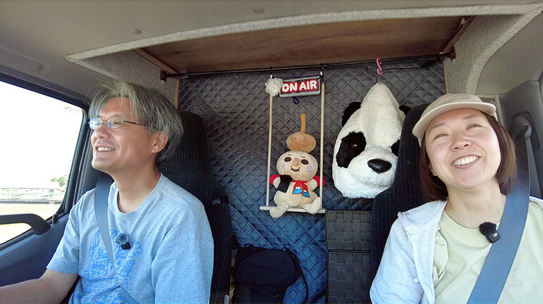 キャンピングカー旅中の車内