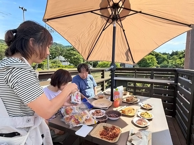 トレーラーハウス屋上