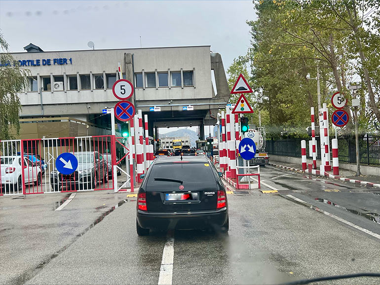 バルカン半島国境越え