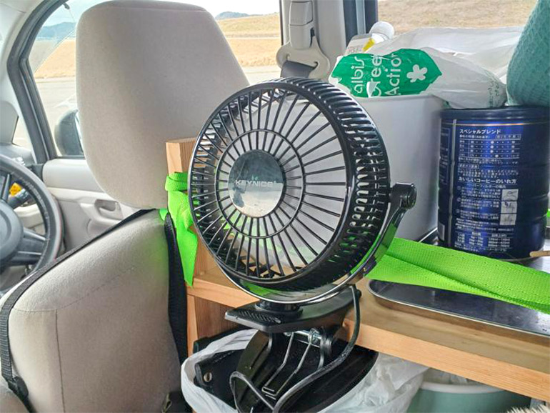 車中泊で使っている扇風機
