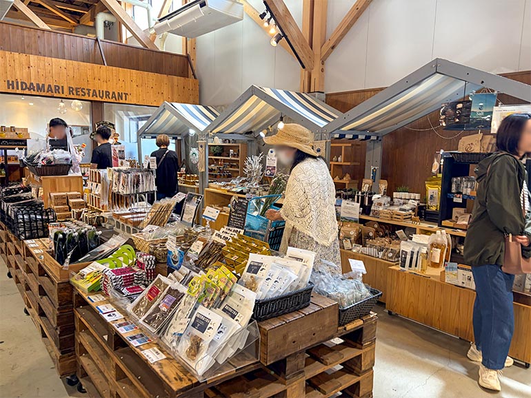 道の駅 センザキッチンの店内