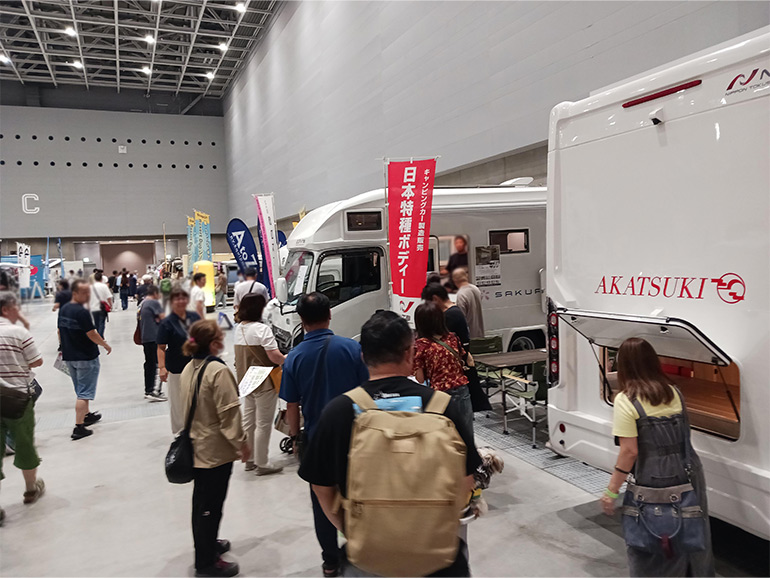 過去のALL関東キャンピングカーフェアの様子