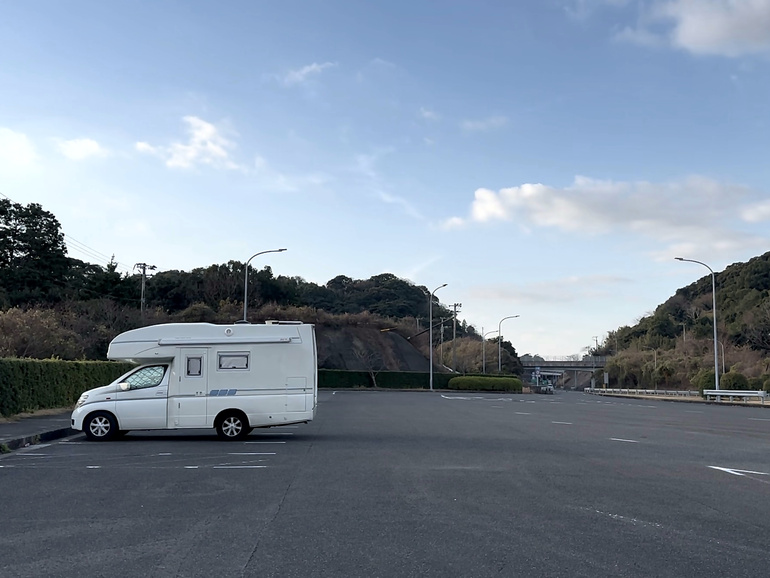 高畑PAの駐車場
