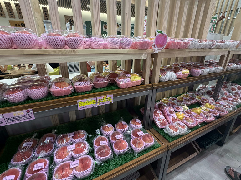 道の駅 ふくしまで販売している桃