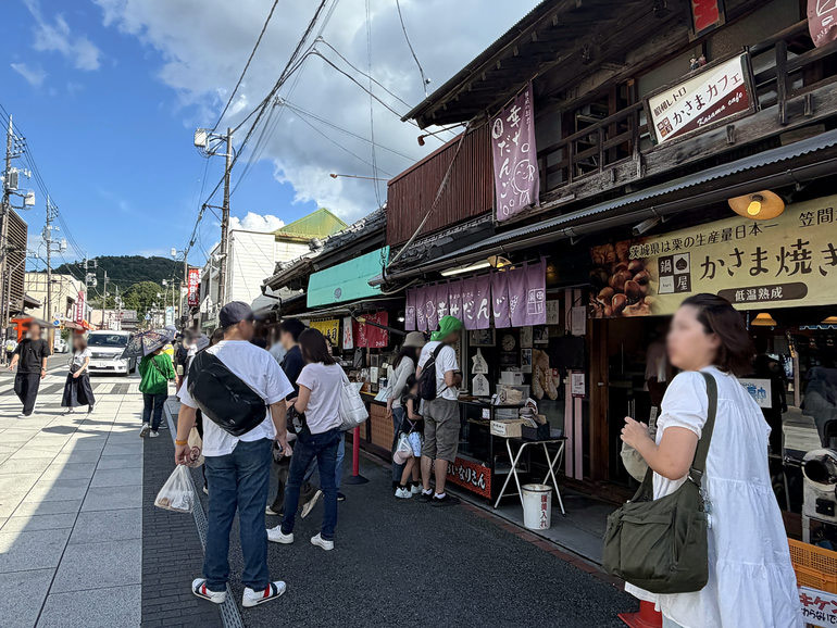 笠間稲荷門前通りの様子