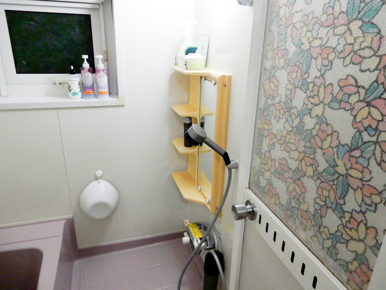 Guest House モモ母屋の風呂場